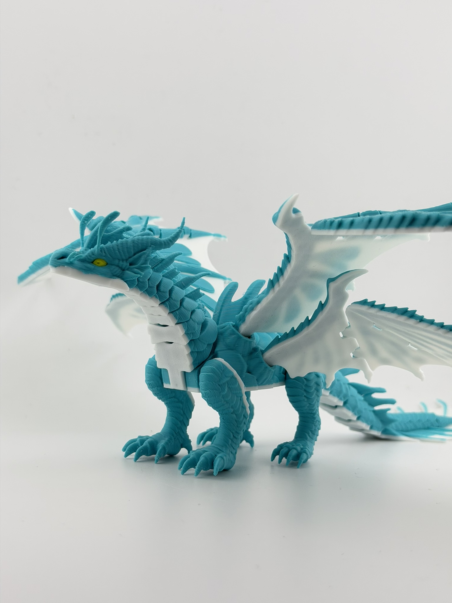 Smok "Frostwing Aetherion – Lodowy Strażnik Północy" 3D - obrazek 3