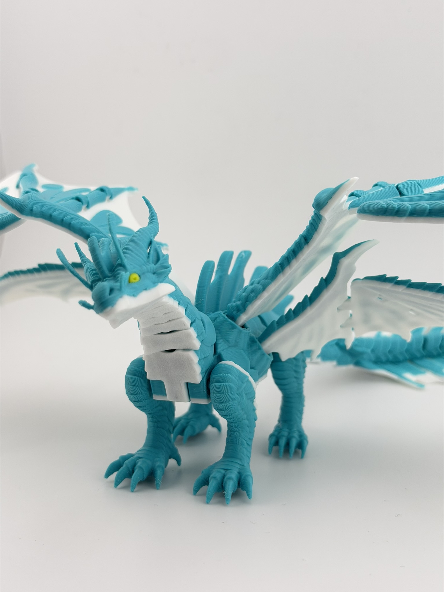 Smok "Frostwing Aetherion – Lodowy Strażnik Północy" 3D - obrazek 4