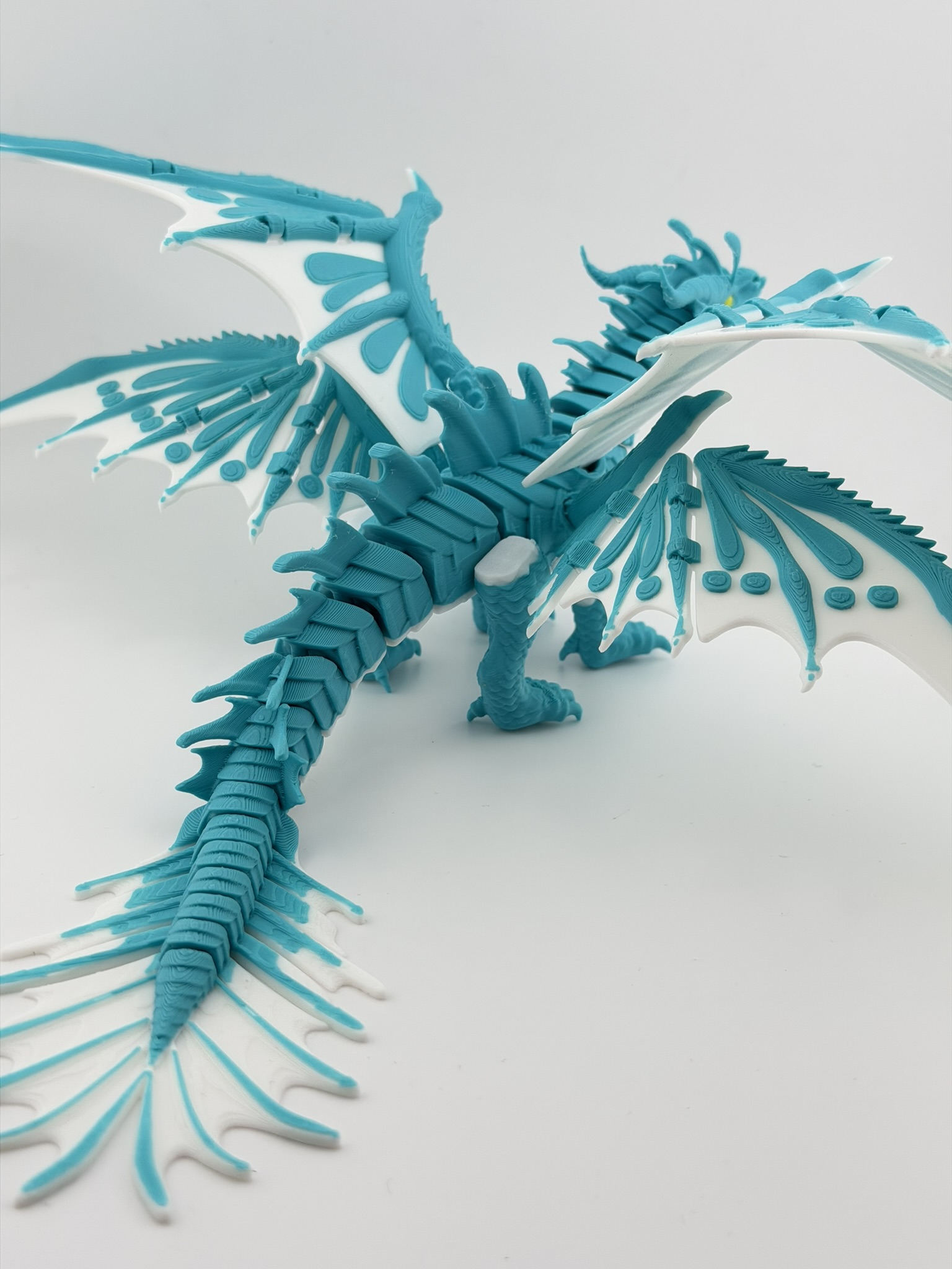 Smok "Frostwing Aetherion – Lodowy Strażnik Północy" 3D - obrazek 7