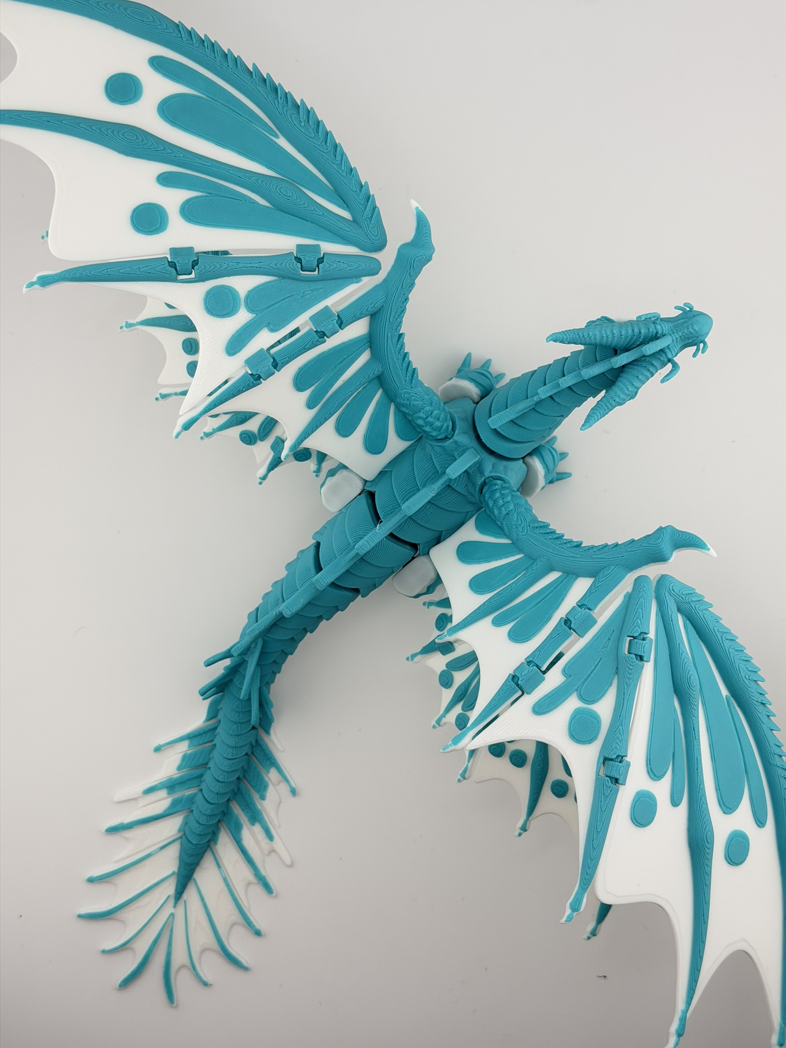 Smok "Frostwing Aetherion – Lodowy Strażnik Północy" 3D - obrazek 8